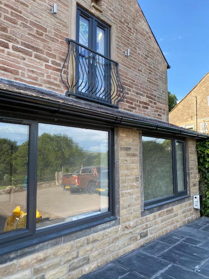 Naze View Barn - Cosy, With All Mod Cons Whaley Bridge エクステリア 写真